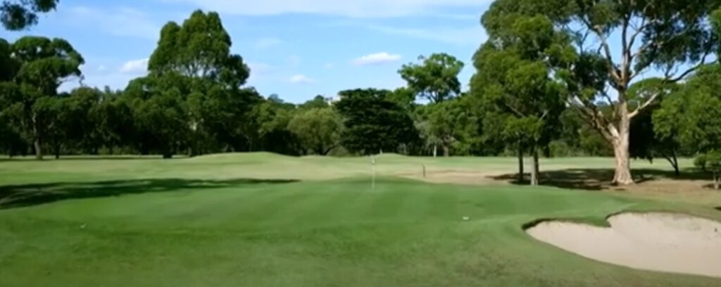 yarra bend golf hole 1